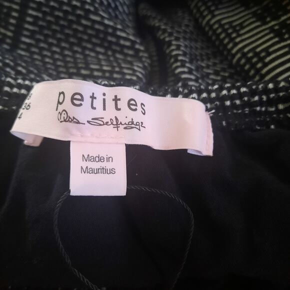 Miss Selfridge Petite Black & White Pattern Elasic Neckline Detail Size 4 NWT - Picture 3 of 8